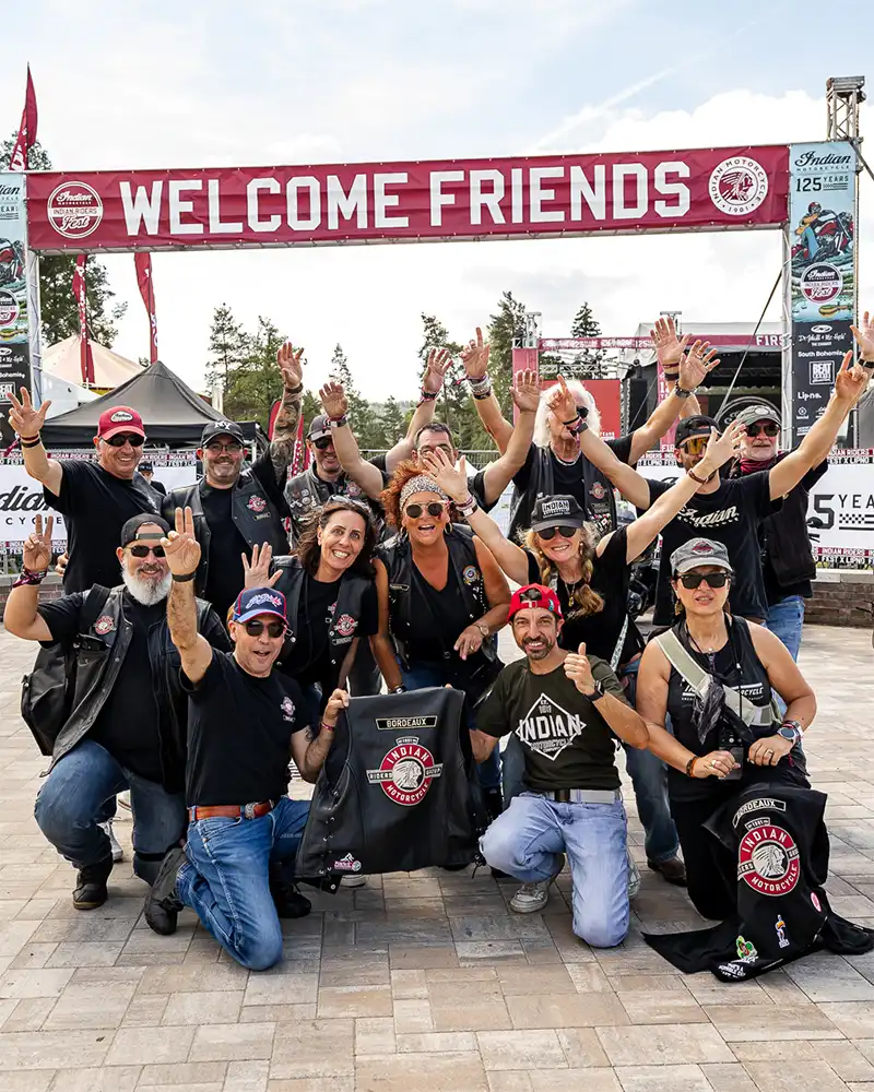 o-komunite-02webp Skupina jezdců IMRG u vjezdu na Indian Riders Fest