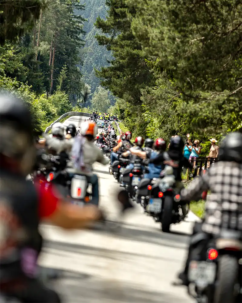 o-spolecne-jizde01 Společná jízda podél lipenského jezera během Indian Riders Fest